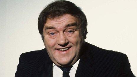 Les Dawson, piano, at 1987 Royal Variety Performance.