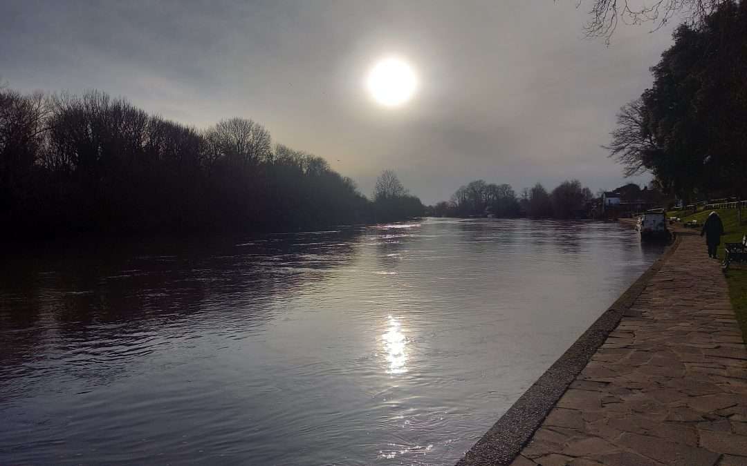 A photo taken yesterday p.m. at Sunbury-on-Thames by my friend Mike. Music: ‘The sun goeth down’ – Margaret Price – from Elgar’s The Kingdom, an extract from Sir Adrian Boult’s 1969 EMI recording.
