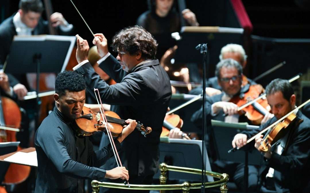 BBC Proms 2025 – Cristian Măcelaru conducts Orchestre National de France (Ravel, Sohy) with Randall Goosby (Bologne, Chausson). Live on BBC Radio 3.
