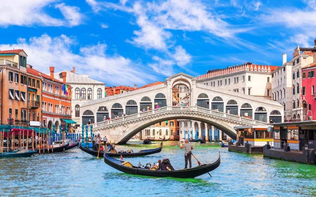 BBC Proms 2025 @ Bristol Beacon – Orchestra of Welsh National Opera does Italy, conducted by Carlo Rizzi, with Virginie Verrez singing Luciano Berio’s Folk Songs and Respighi’s Il tramonto. Live on BBC Radio 3; Sunday, August 24 @ 7p.m.