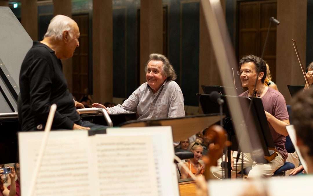 A second Bavarian Radio/Mehta rehearsal photo, now with Rudolf Buchbinder, for June 25-26 concerts.