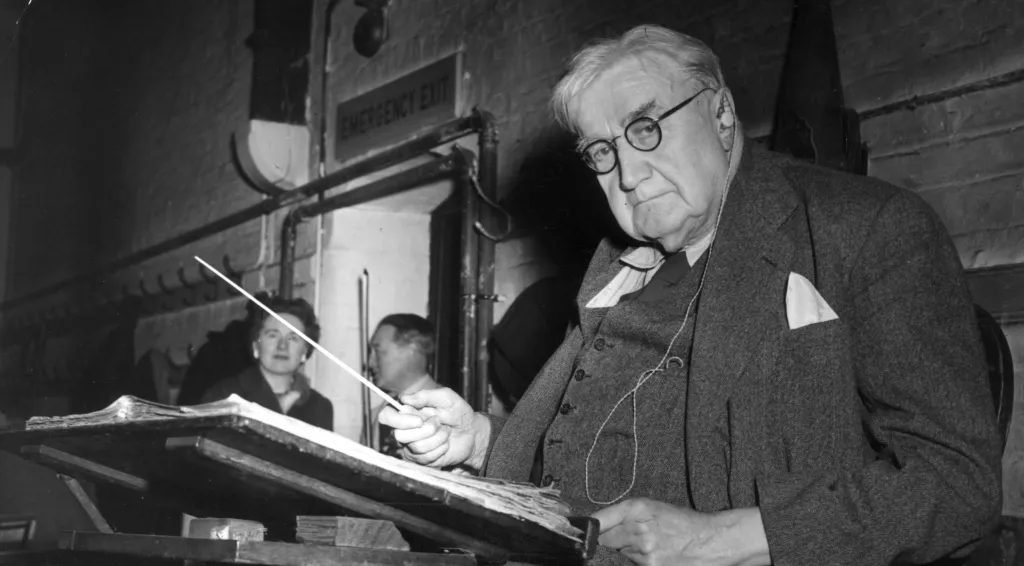 The Nine Symphonies of Vaughan Williams from America.
